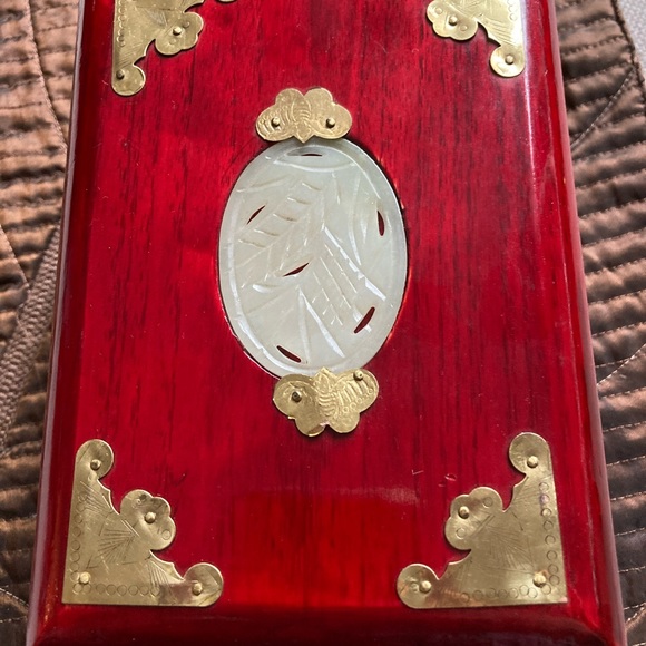 Red Wooden Jewelry Box,Inlaid Hancarved Jade, Brass hardware,Hinged, Silk Lining - Picture 6 of 9